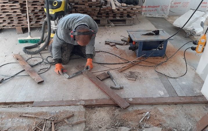 Les Menuisiers Circulaires 2/2                         Le réemploi de parquet massif